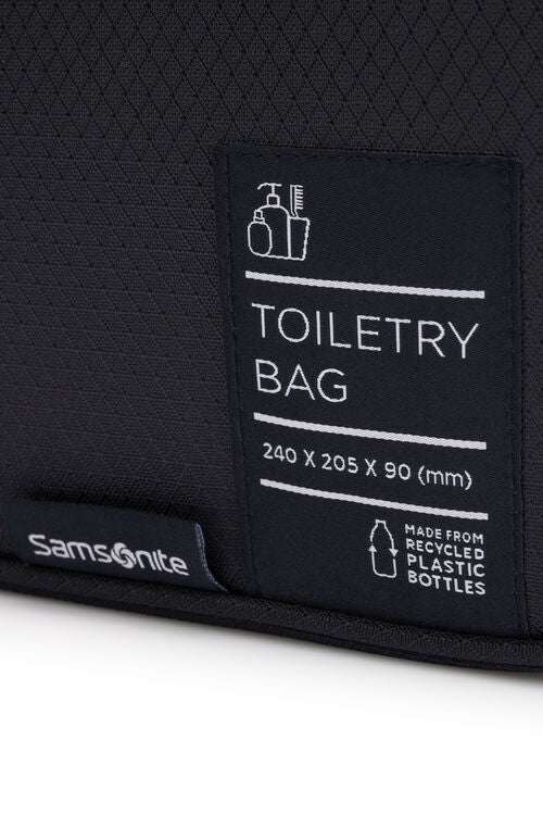 TRAVEL ESSENTIALS HANGING TOILETRY KIT