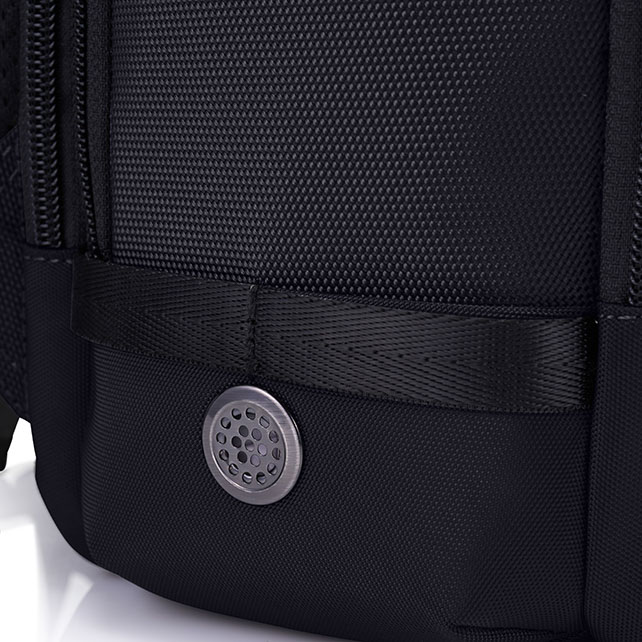 URBAN-EYE DLX กระเป๋าเป้ใส่โน๊ตบุ๊กขนาด 15.6 นิ้ว