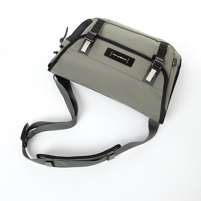 VICKSON MESSENGER BAG
