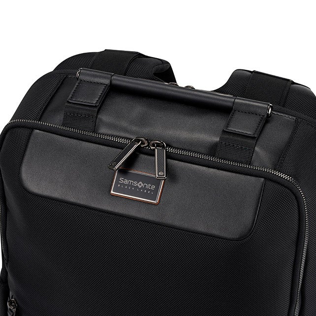 กระเป๋าเป้ใส่โน้ตบุ๊คขนาด 15.6 นิ้ว