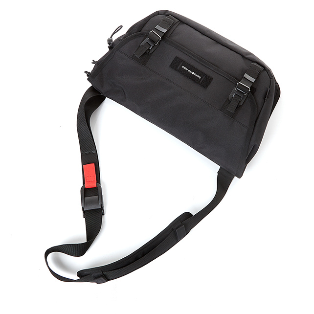 VICKSON MESSENGER BAG