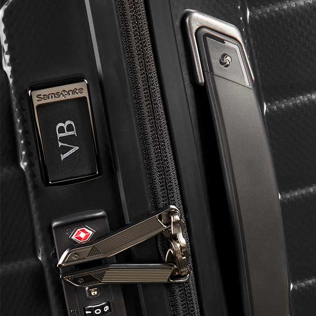 PROXIS™ กระเป๋าเดินทางขนาด 20 นิ้ว ขยายได้