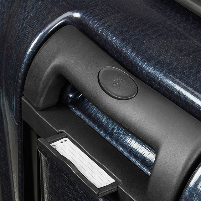 กระเป๋าเดินทางขนาด 20 นิ้ว